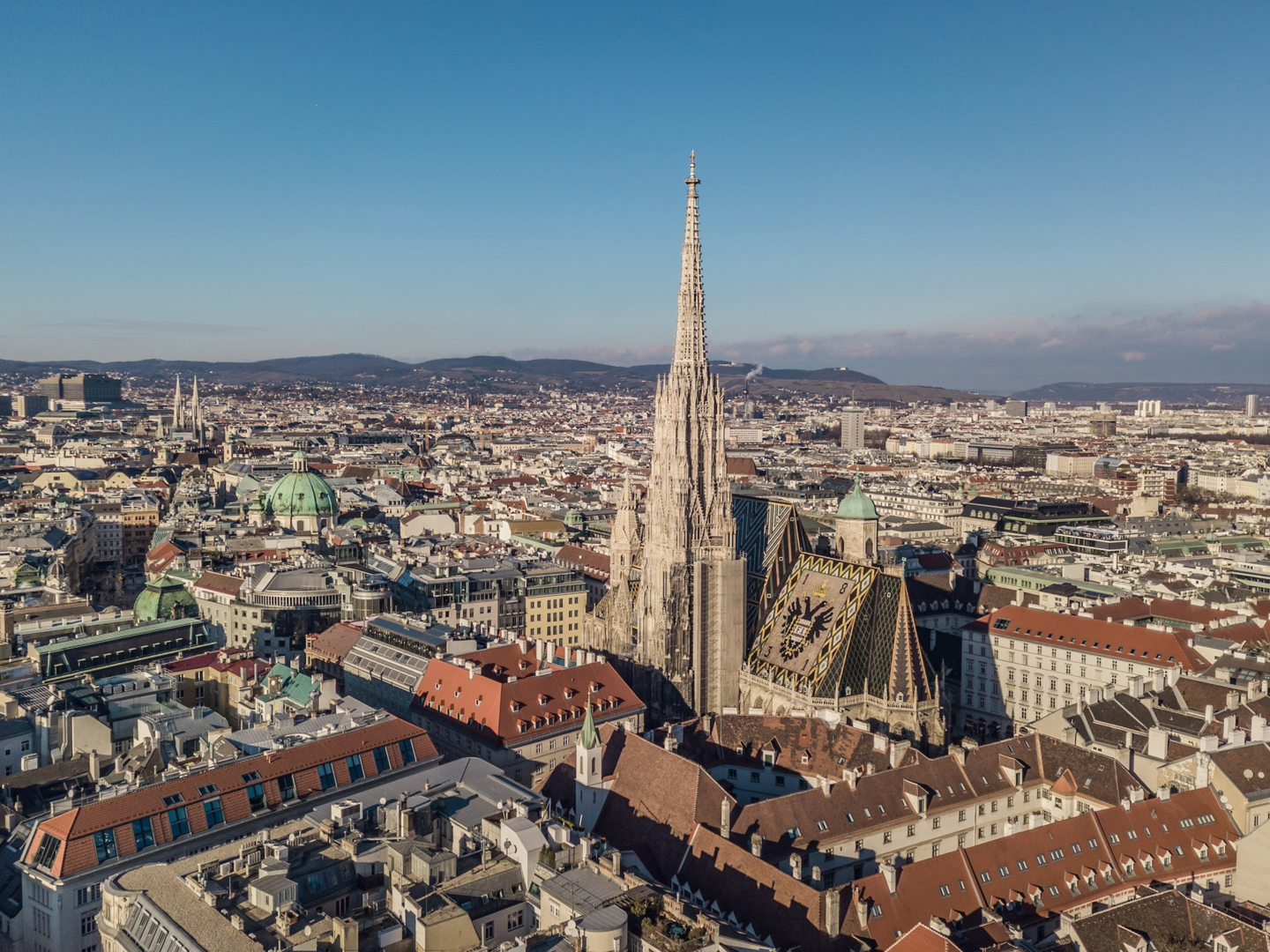Drohnenaufnahme über Wien als Beispielbild für Wien Mieten oder Kaufen