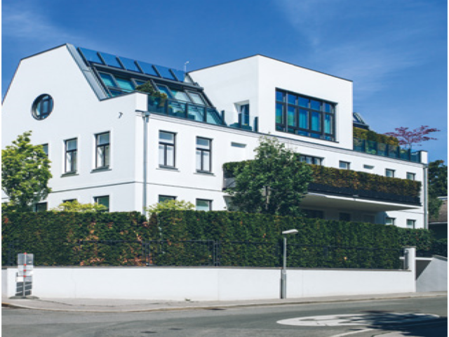 Exklusive Villa in Döbling mit großer Fensterfront